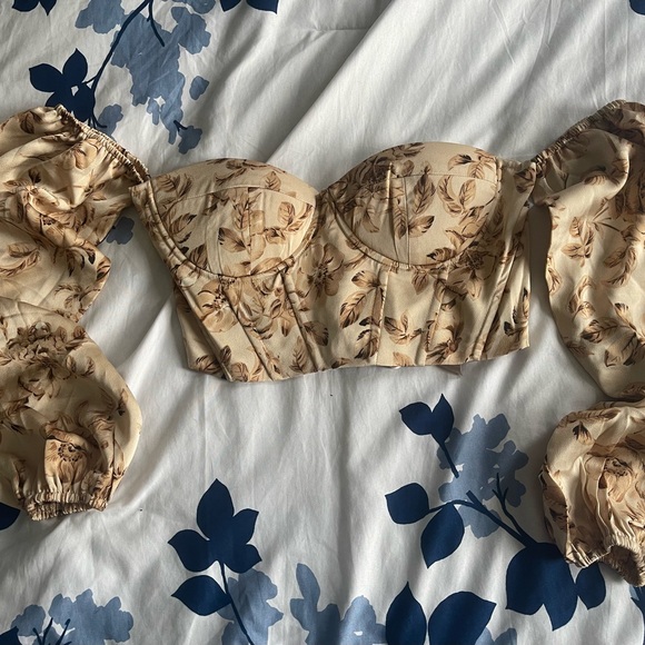 Off Shoulder Floral Print Lantern Sleeve Crop Top - Picture 4 of 4